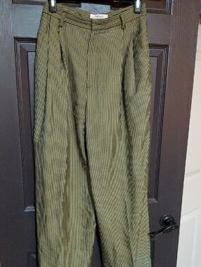 Ellen Tracy Olive and Black Pinstripe Women’s Dress Pants 100% Silk